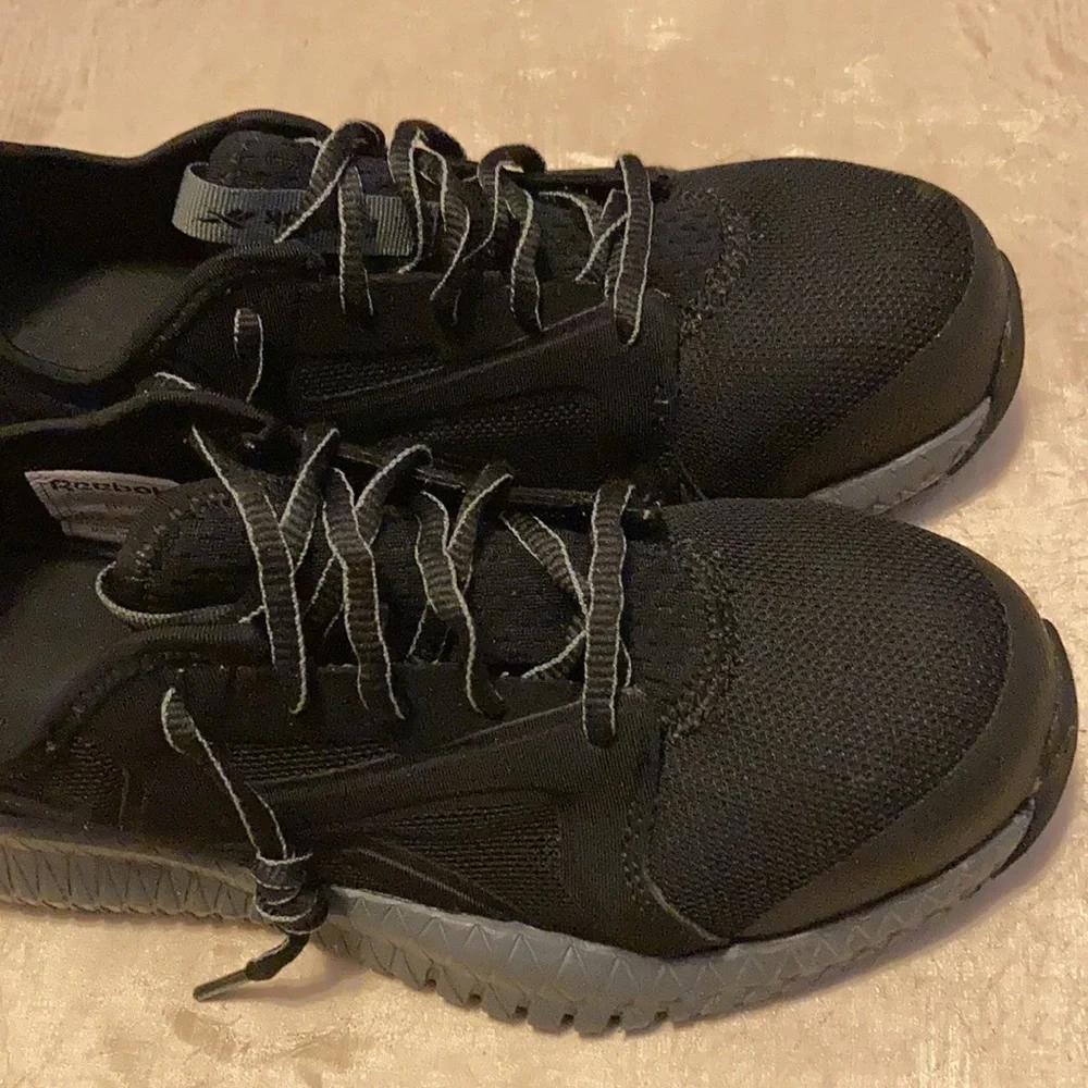 Reebok excellent black